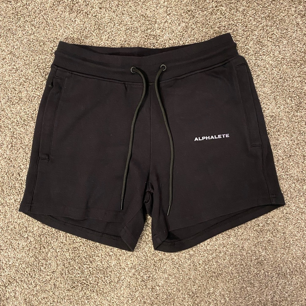 NWOT Alphalete Essential Core Sweatshorts